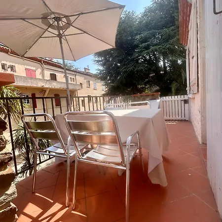 Unique! Au Centre Historique With 2 Bedrooms And Terrace